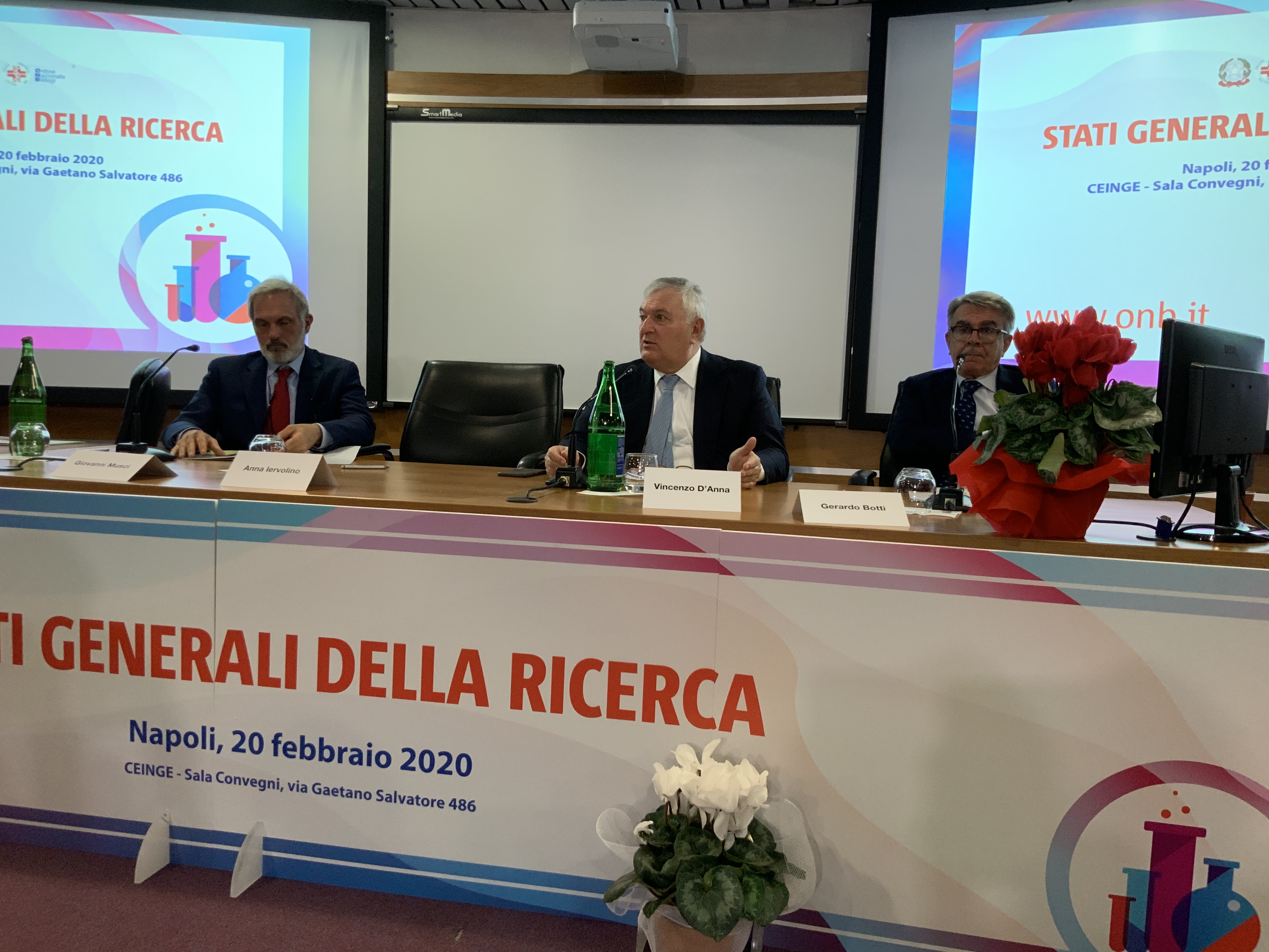 Da sx Giovanni Musci,  Presidente Collegio Biologi Universitari, Vincenzo D’Anna, Presidente dell’Ordine Nazionale Biologi, Gerardo Botti, Direttore scientifico IRCCS Pascale